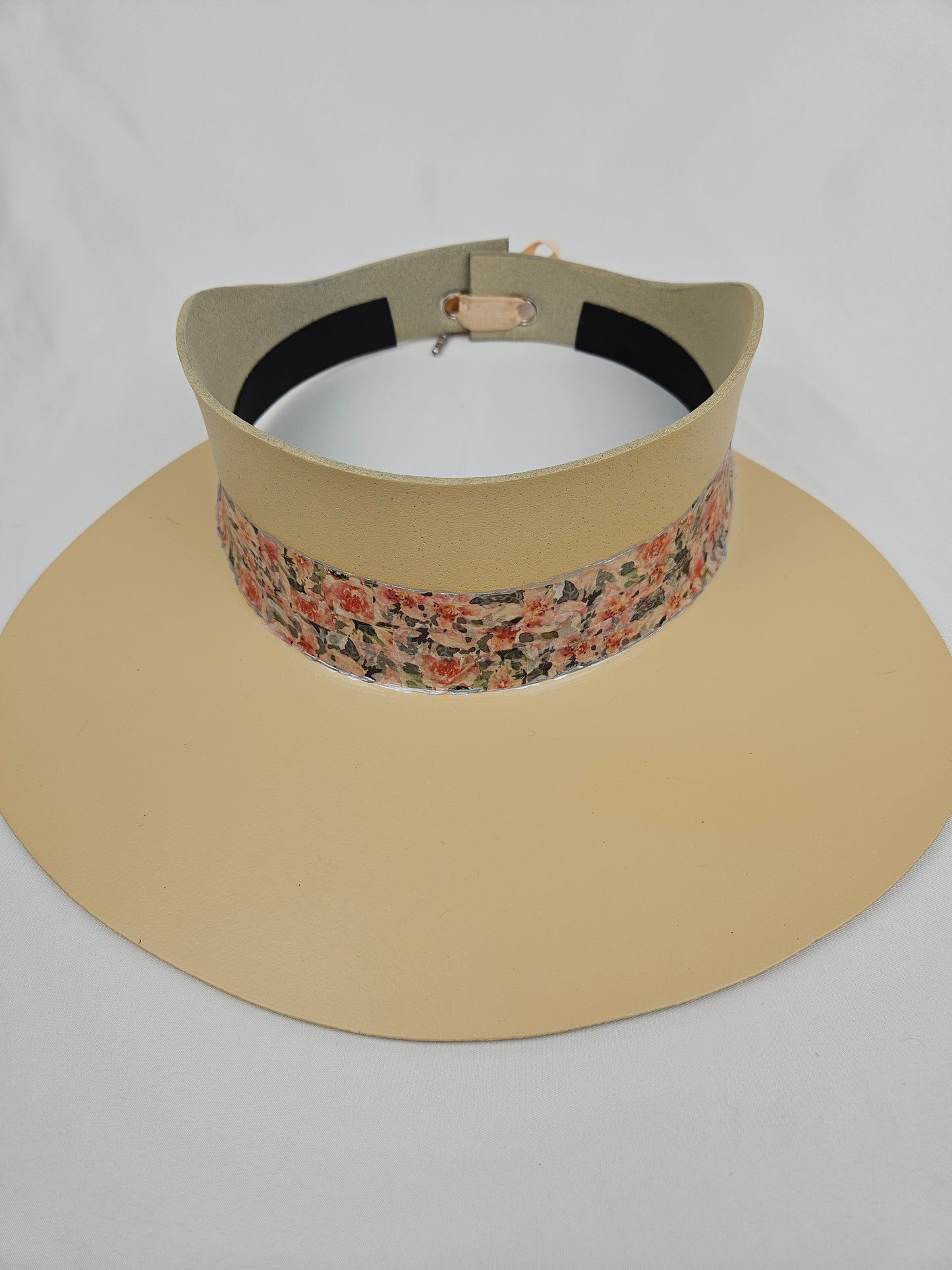 Beige "LadyEVA" Visor Hat with Pink Floral Band