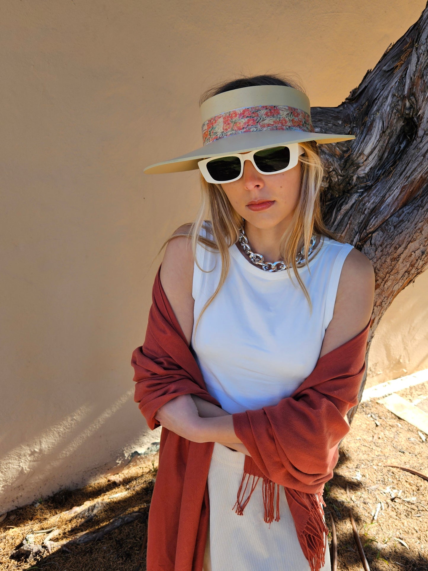 Beige "LadyEVA" Visor Hat with Orange Pink Floral Band