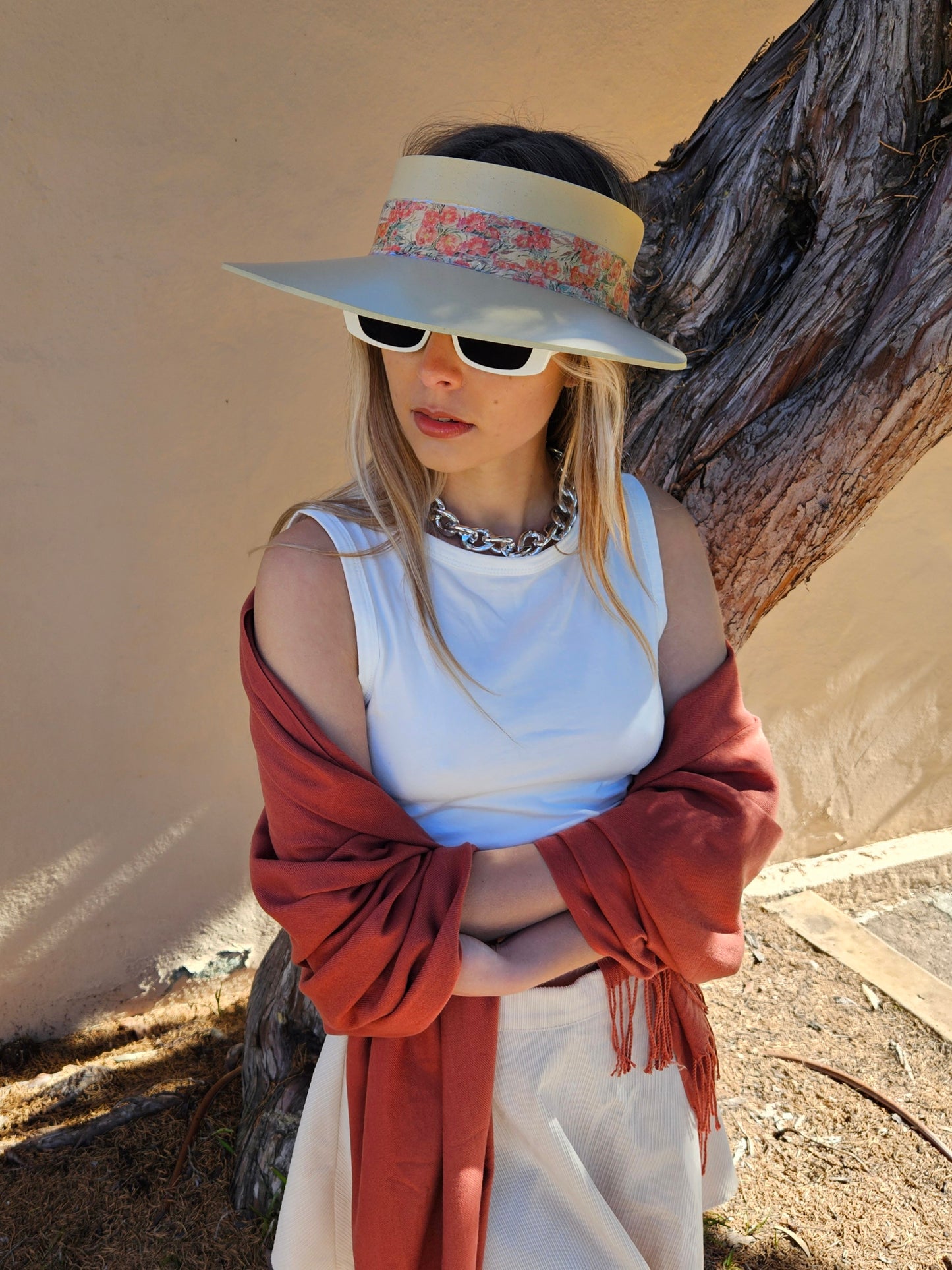 Beige "LadyEVA" Visor Hat with Orange Pink Floral Band