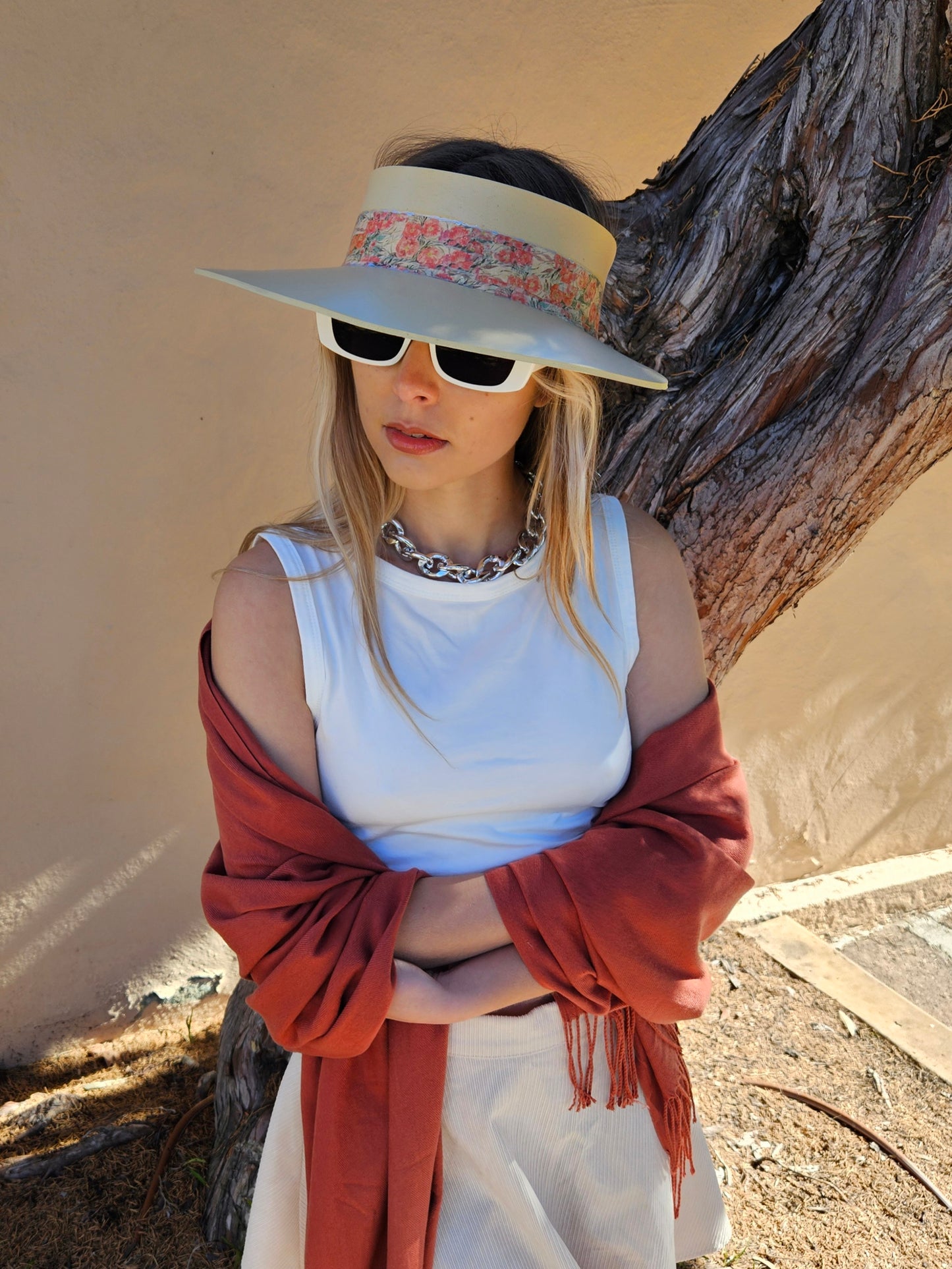 Beige "LadyEVA" Visor Hat with Orange Pink Floral Band