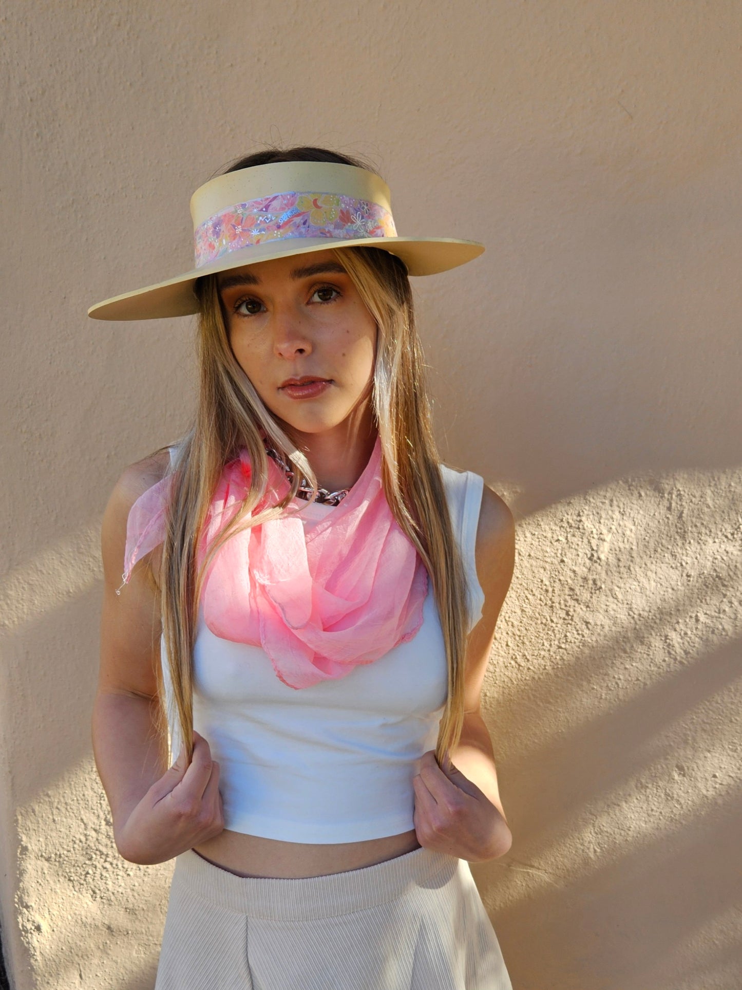 Beige "LadyEVA" Visor Hat with Bright Pastel Pink Floral Band