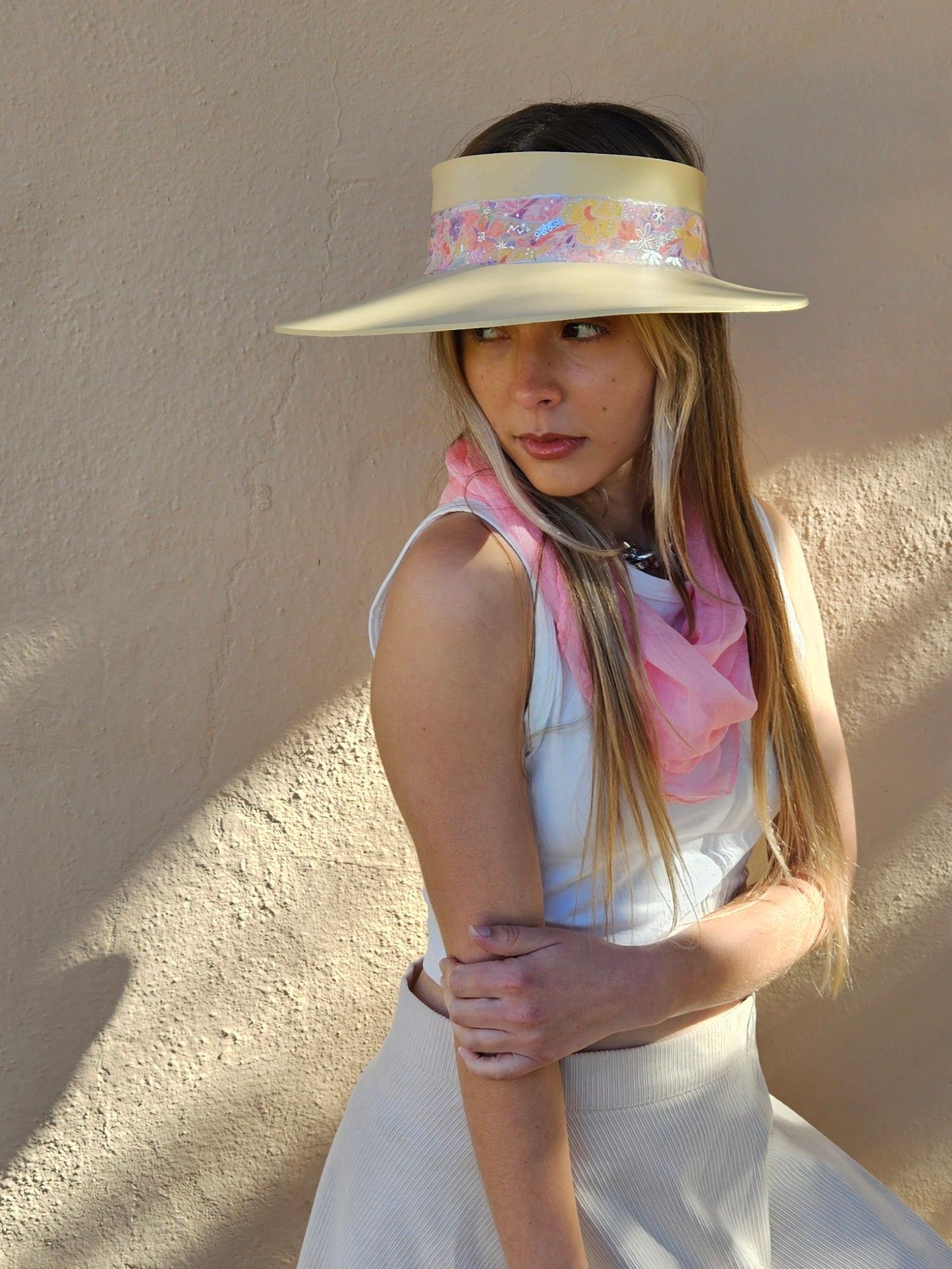 Beige "LadyEVA" Visor Hat with Bright Pastel Pink Floral Band