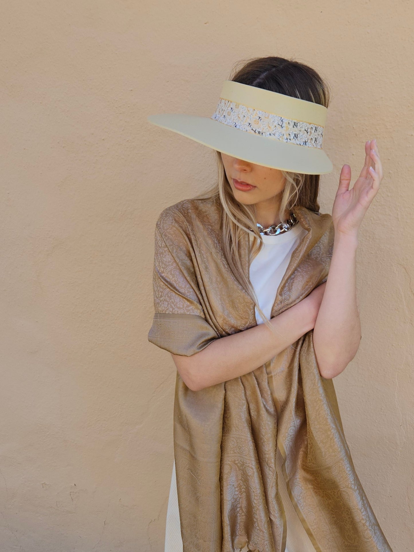 Beige "LadyEVA" Visor Hat with Golden White Floral Band