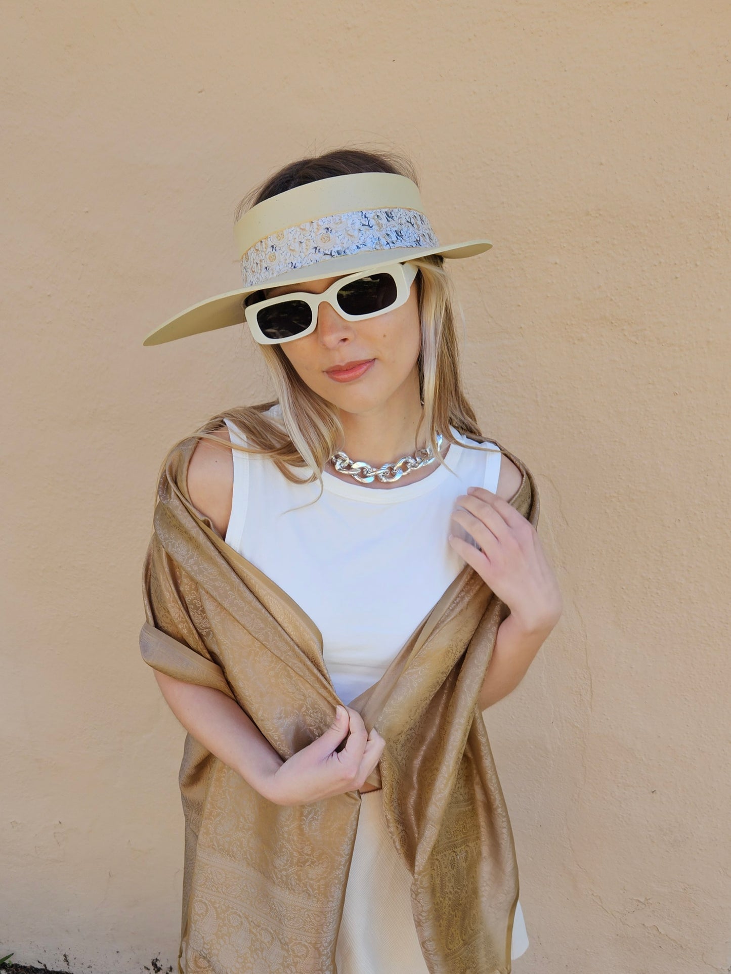 Beige "LadyEVA" Visor Hat with Golden White Floral Band