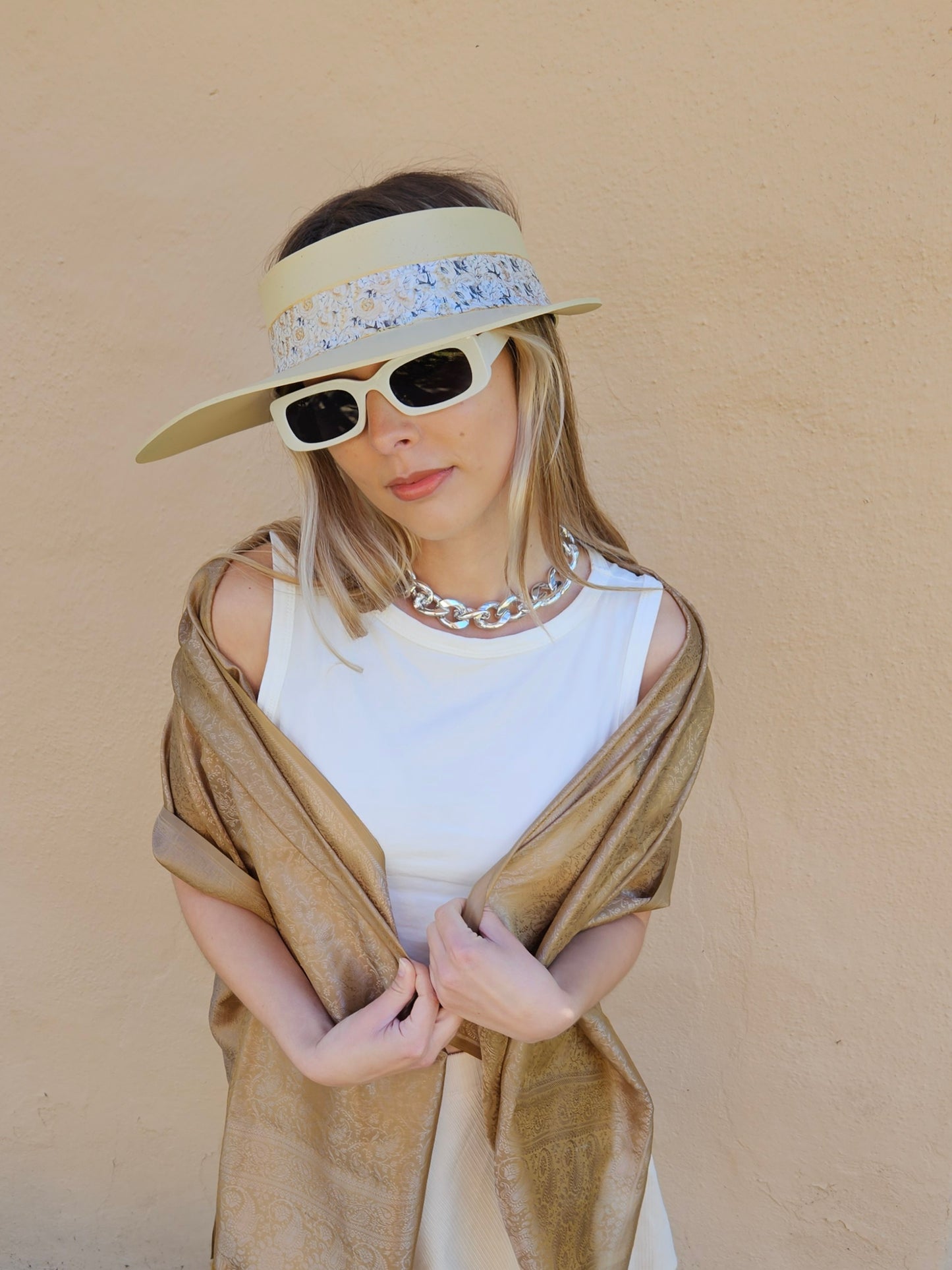 Beige "LadyEVA" Visor Hat with Golden White Floral Band