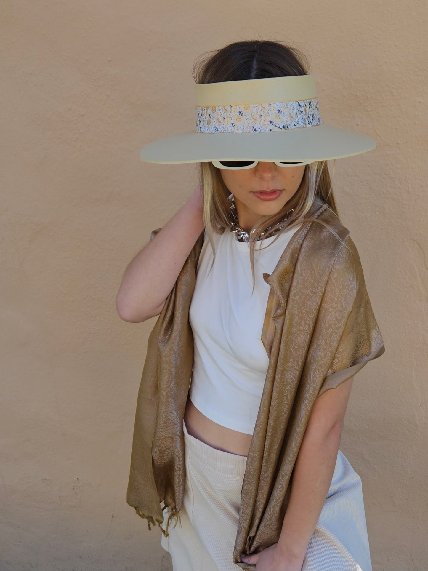 Beige "LadyEVA" Visor Hat with Golden White Floral Band