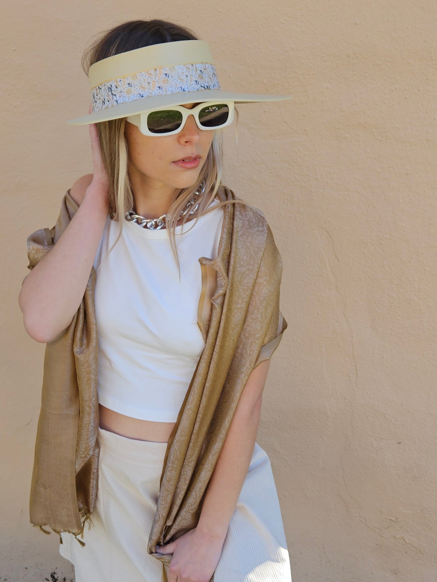 Beige "LadyEVA" Visor Hat with Golden White Floral Band