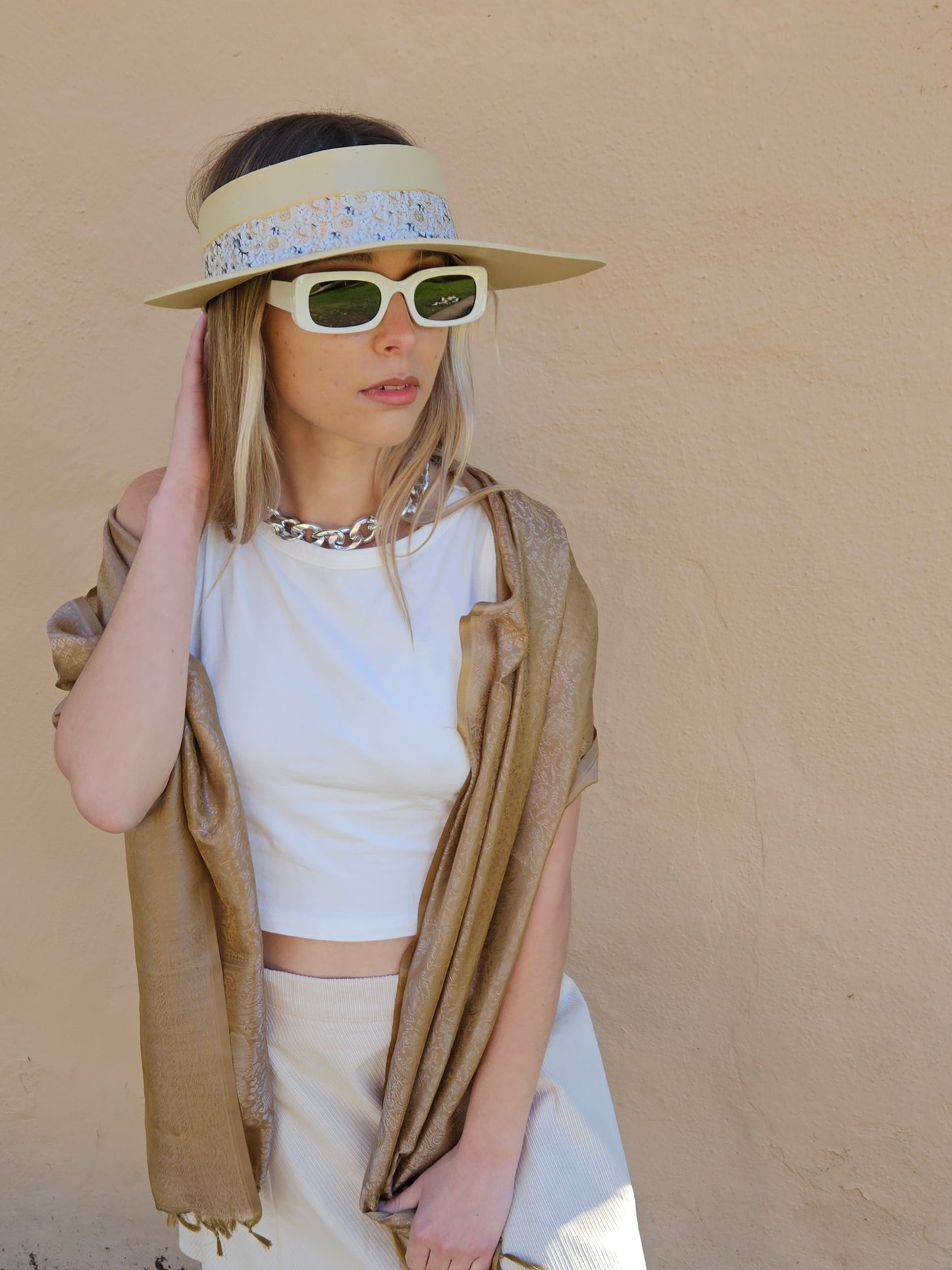 Beige "LadyEVA" Visor Hat with Golden White Floral Band