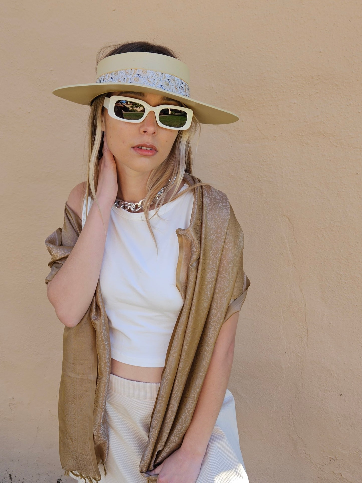 Beige "LadyEVA" Visor Hat with Golden White Floral Band