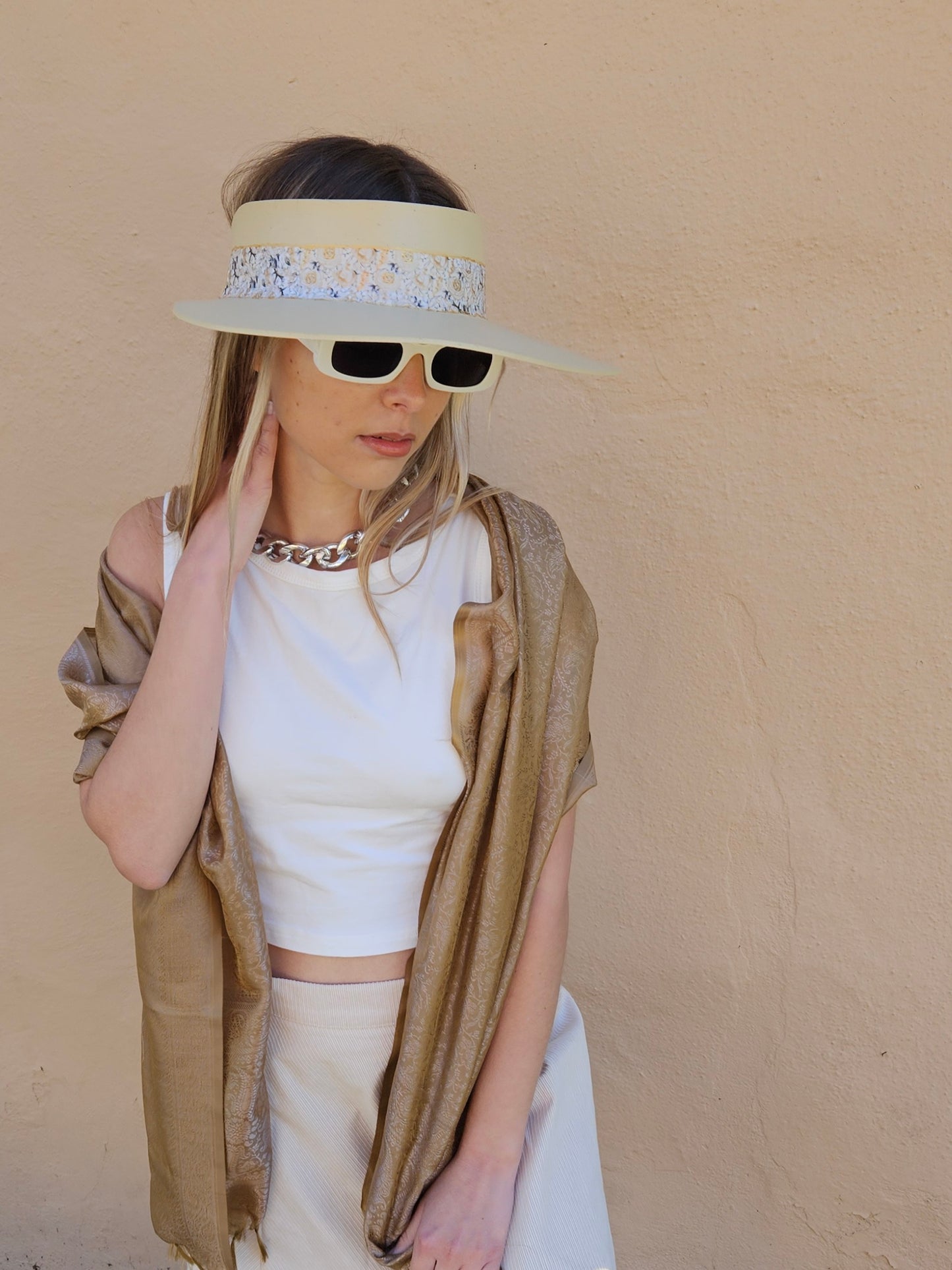 Beige "LadyEVA" Visor Hat with Golden White Floral Band