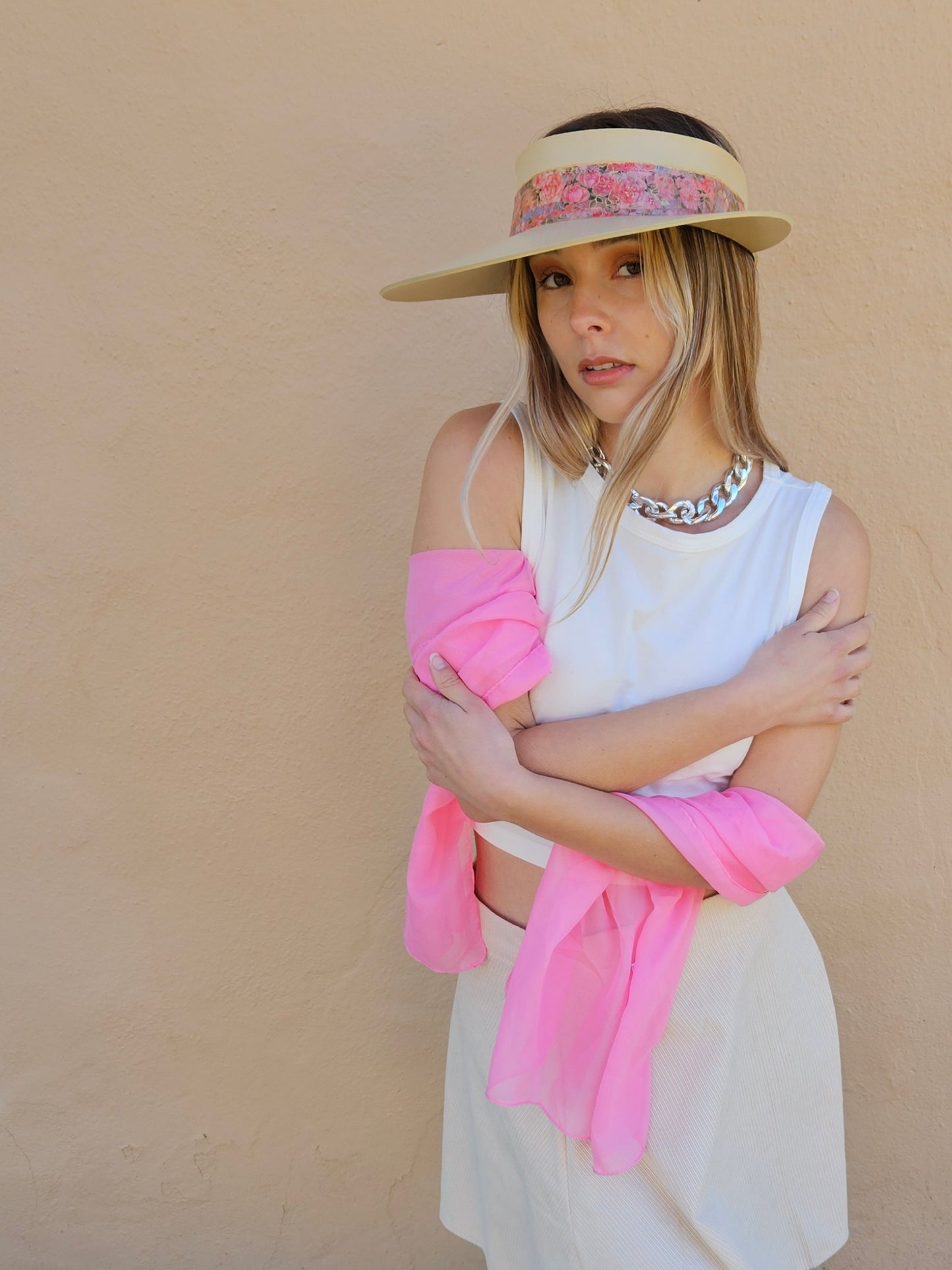 Beige "LadyEVA" Visor Hat with Pink and Red Floral Band