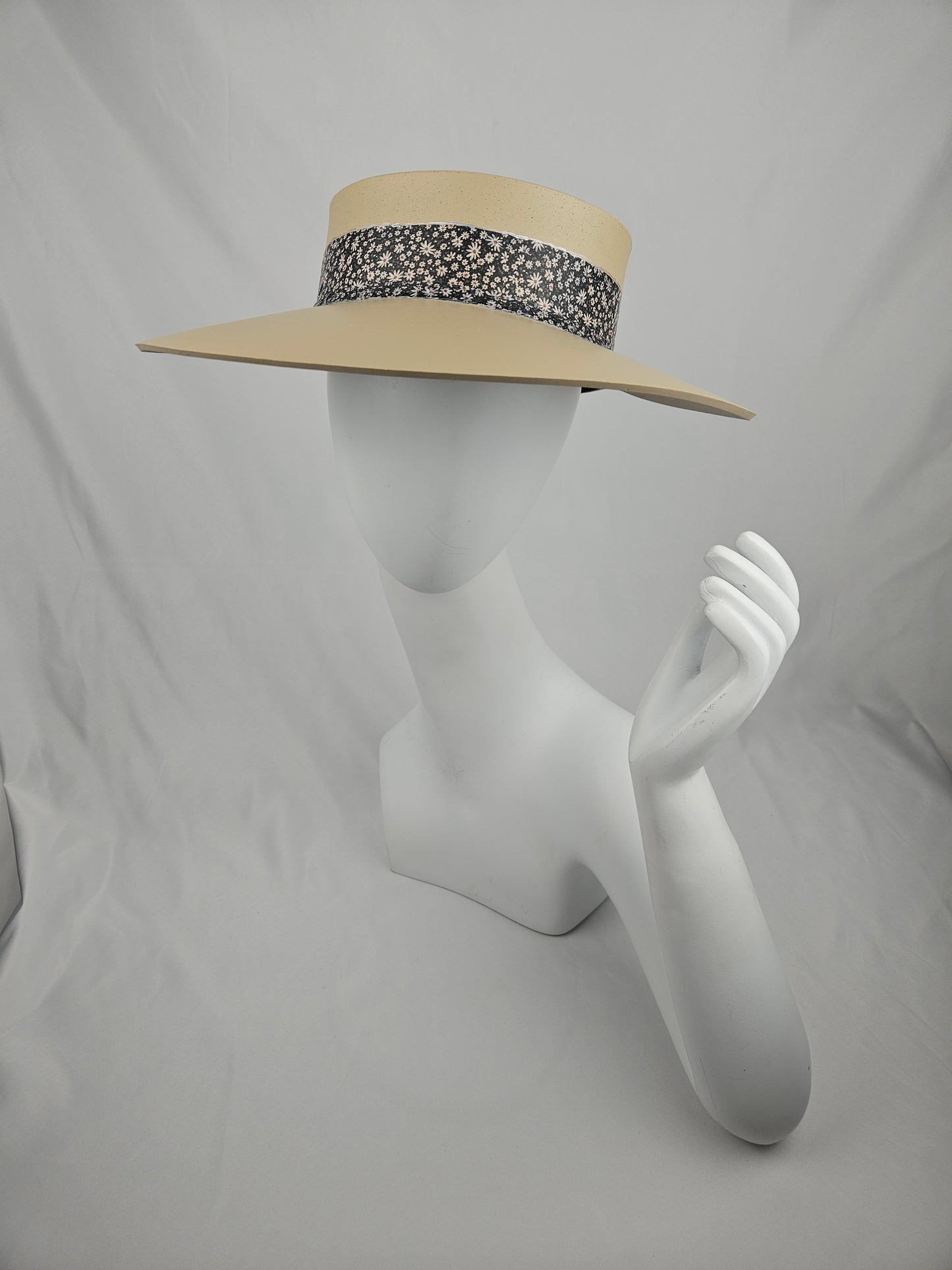 Beige "LadyEVA" Visor Hat with Delicate Black Floral Band