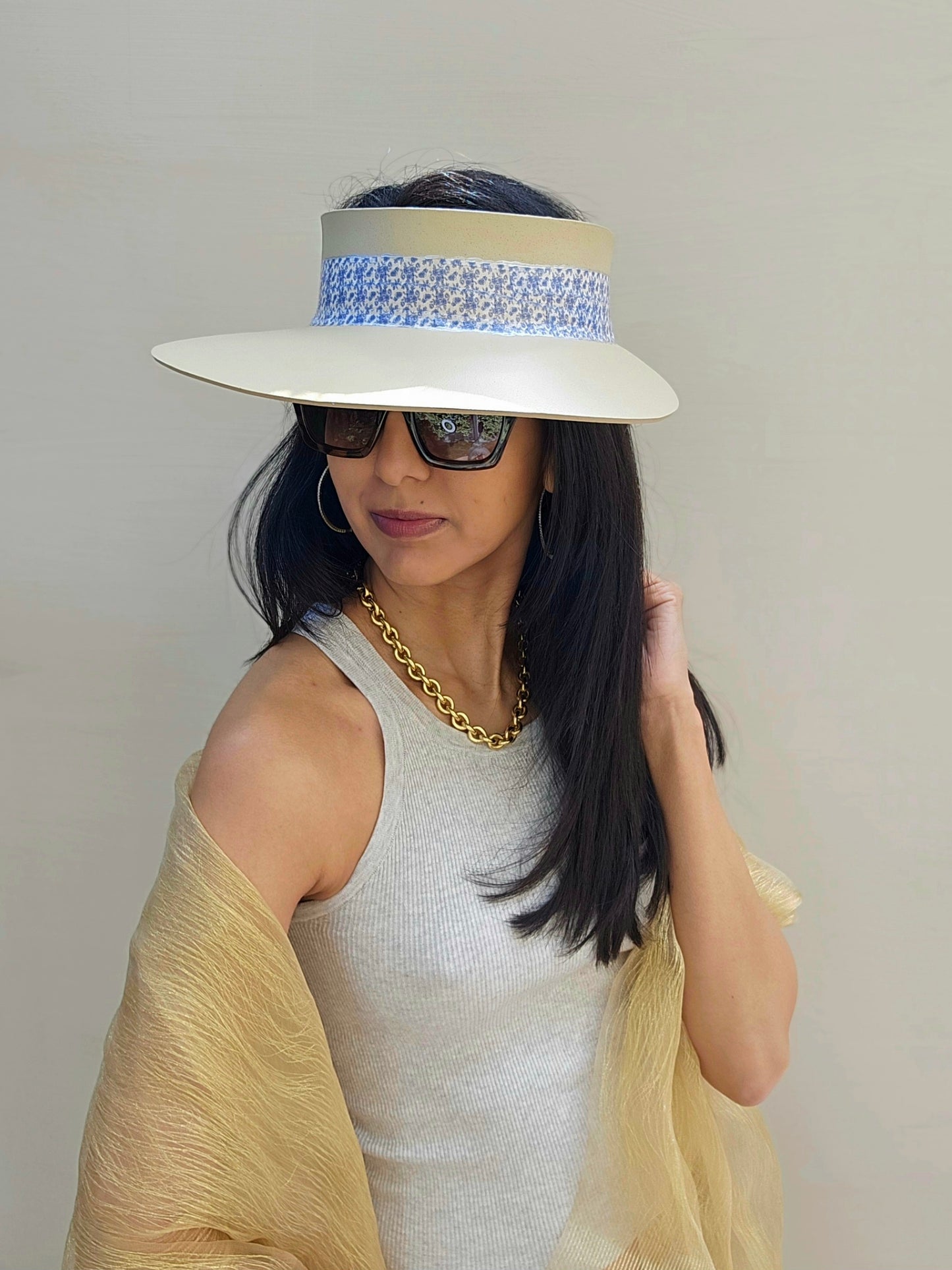 Beige "LadyEVA" Visor Hat with China Blue Floral Band