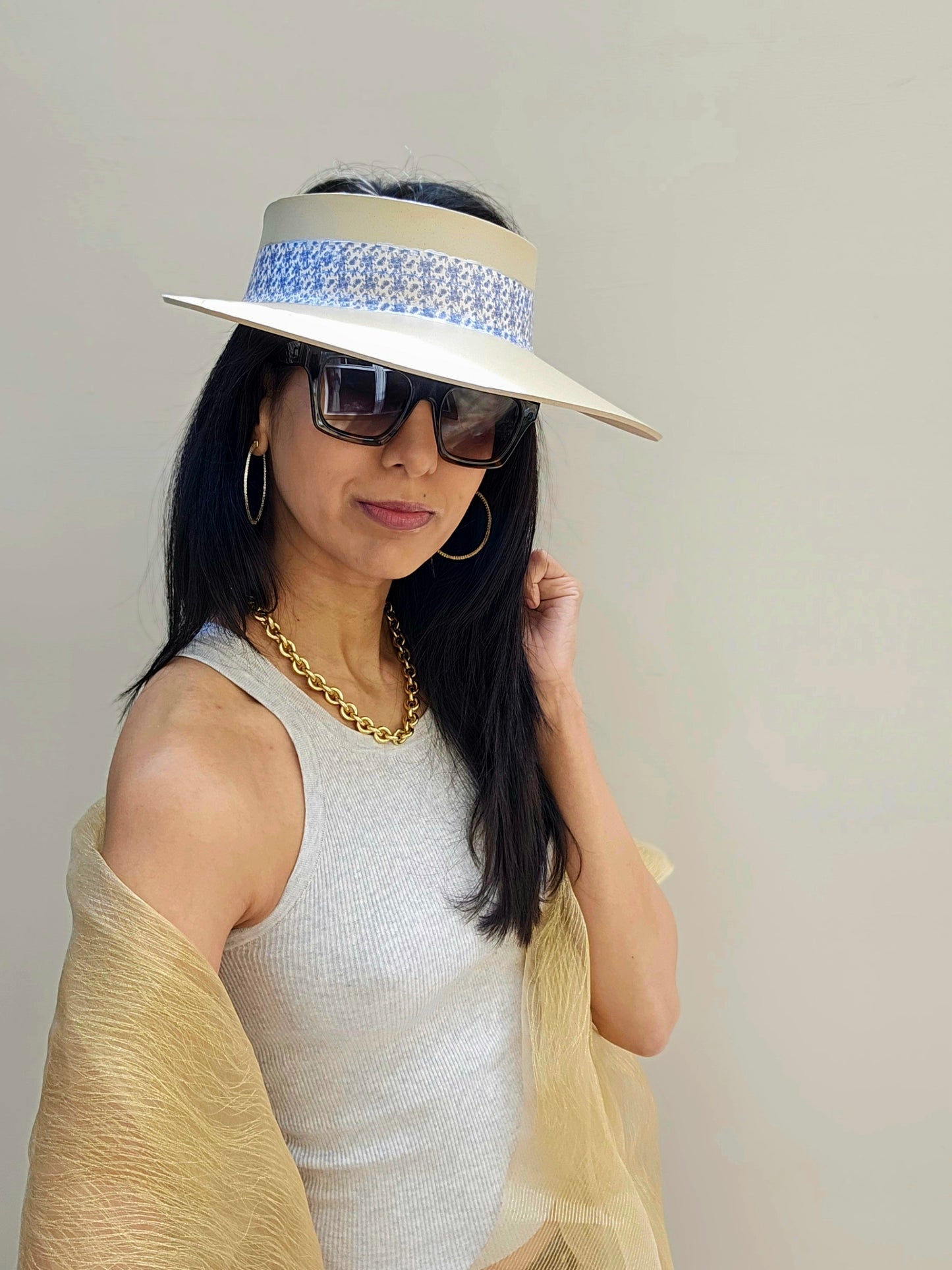 Beige "LadyEVA" Visor Hat with China Blue Floral Band