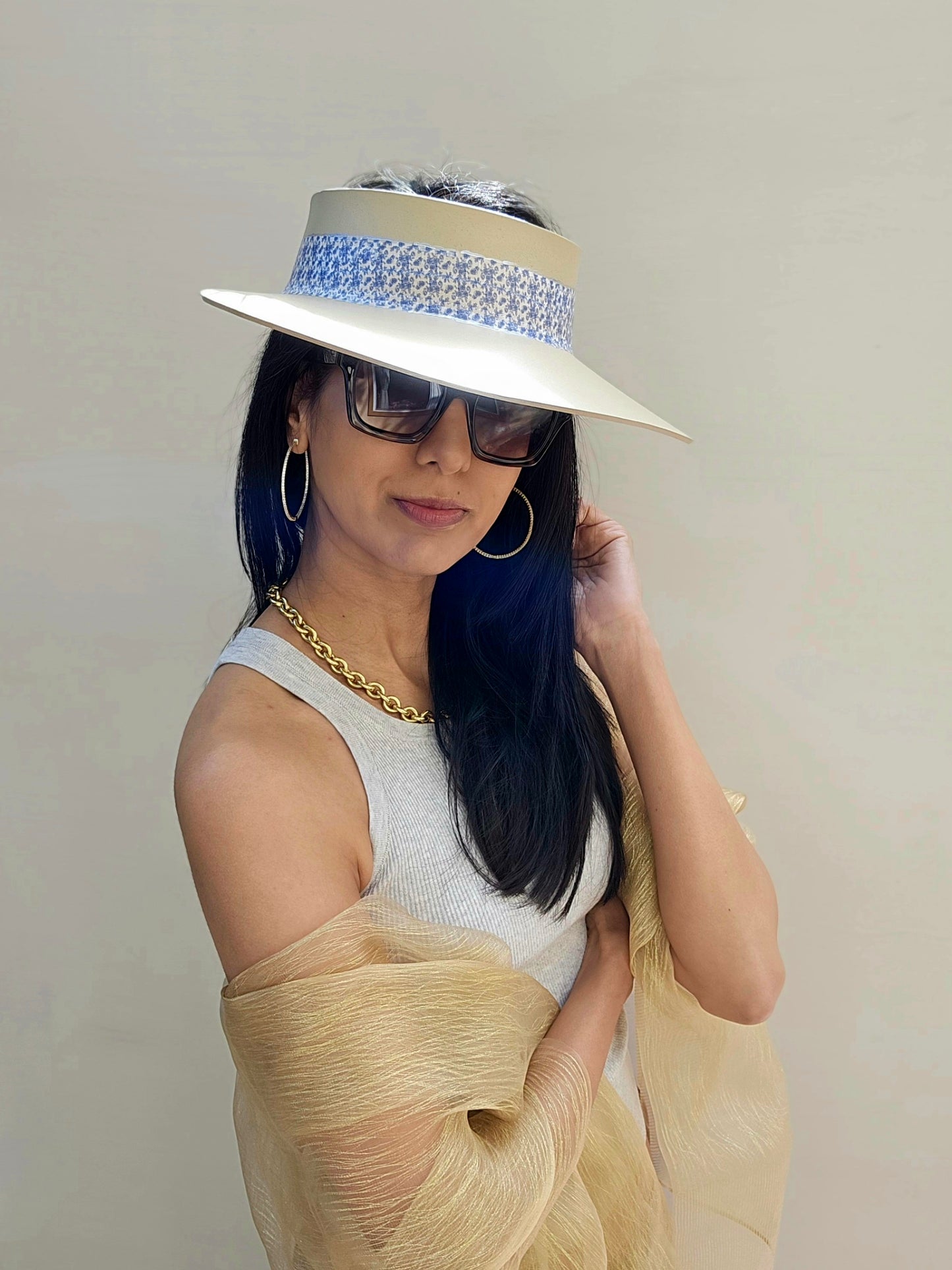 Beige "LadyEVA" Visor Hat with China Blue Floral Band