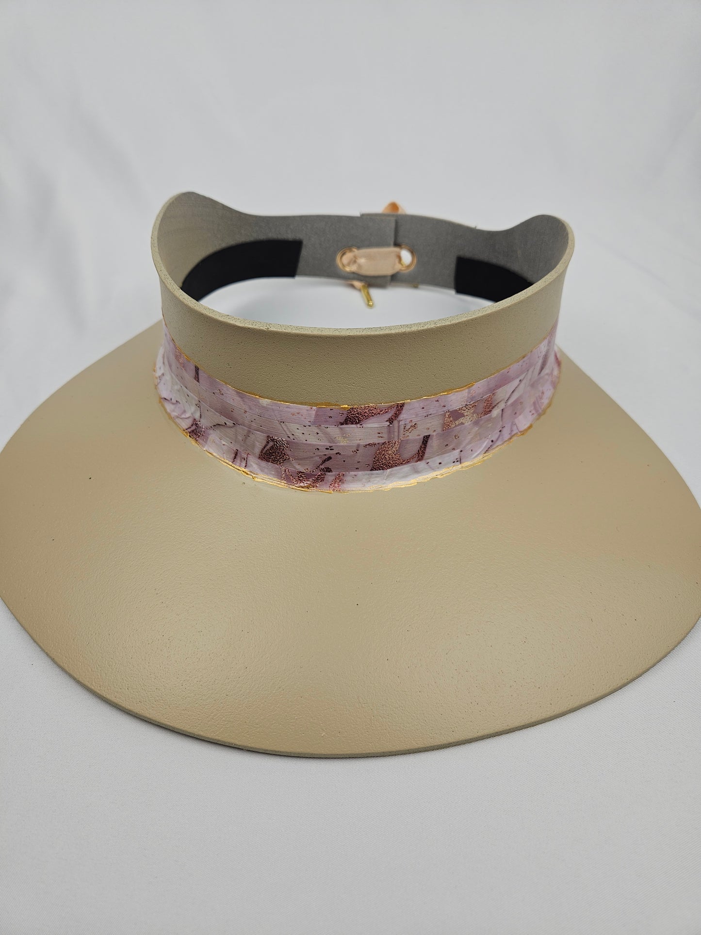 Beige "LadyEVA" Visor Hat with Lavender Marbled Band