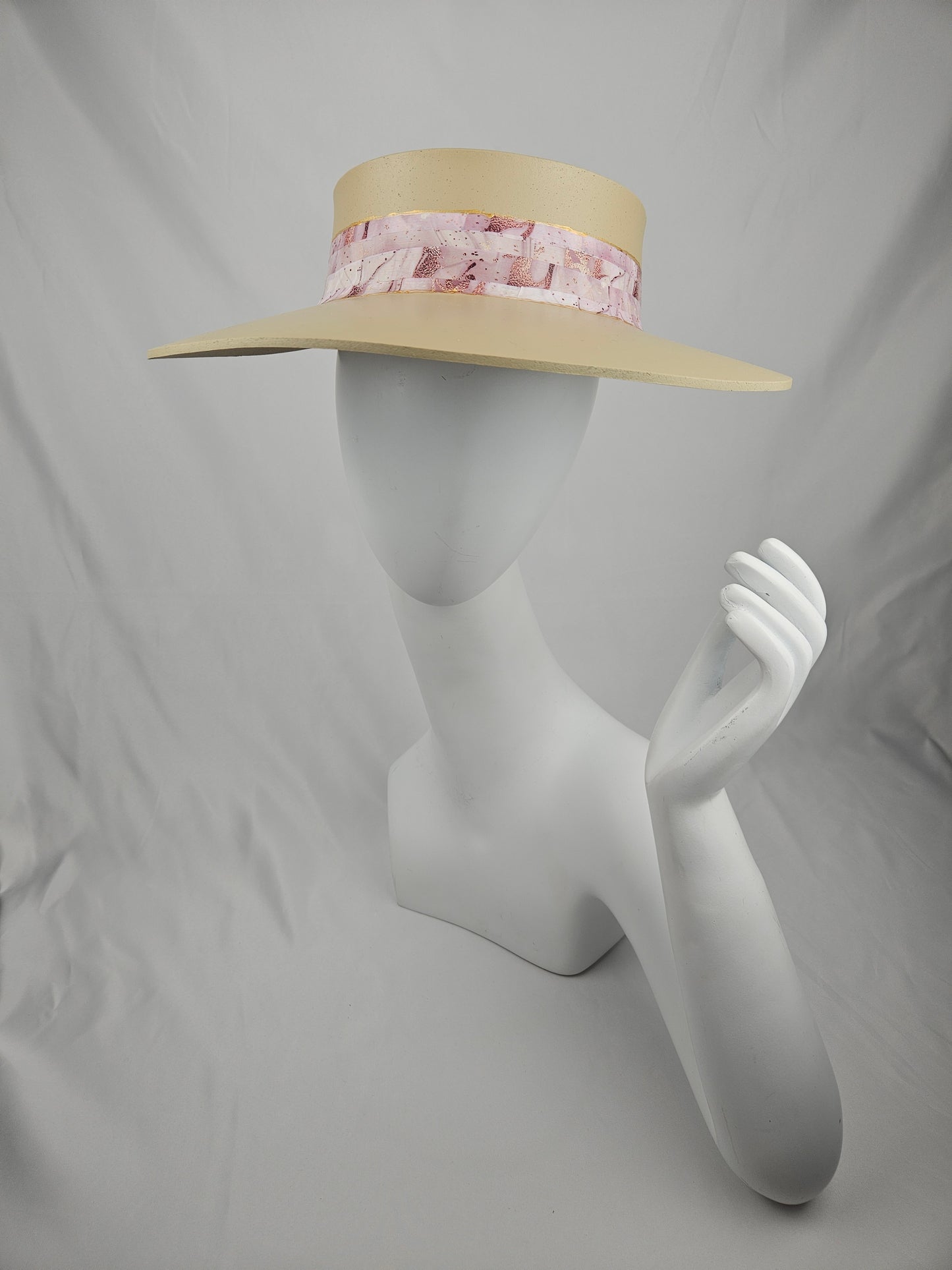 Beige "LadyEVA" Visor Hat with Lavender Marbled Band