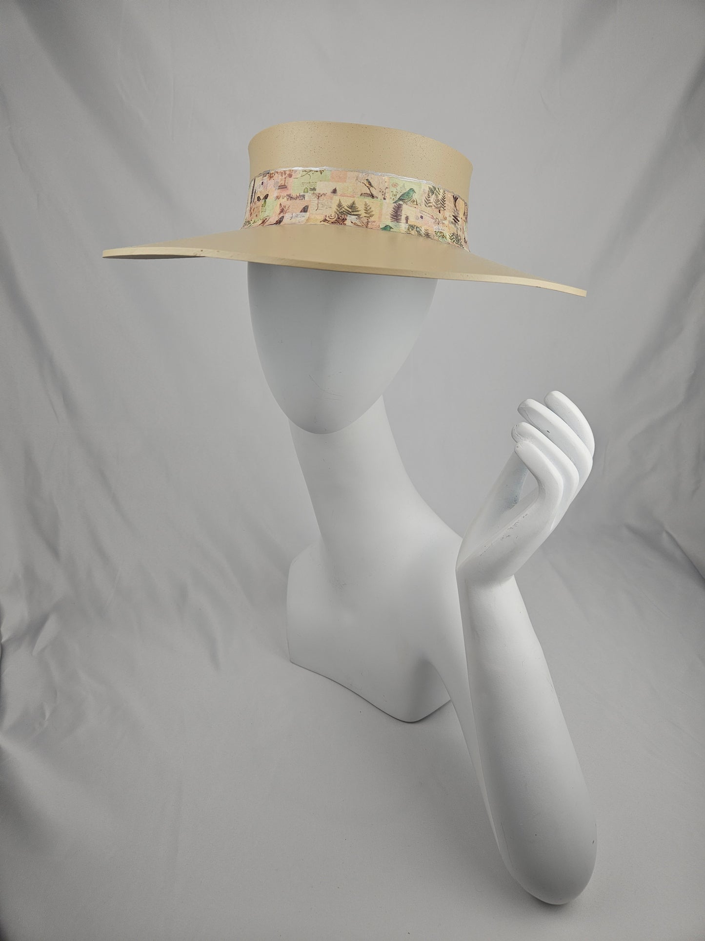 Beige "LadyEVA" Visor Hat with Botanical Collage Band