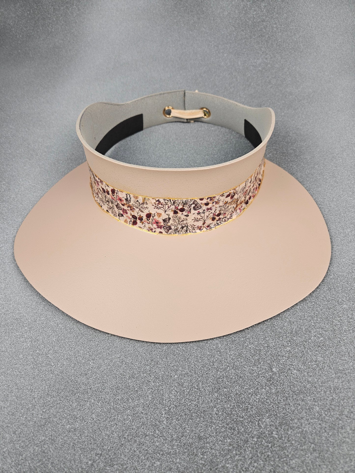 Peachy Beige "LadyEVA" Visor Hat with Delicate Floral Band